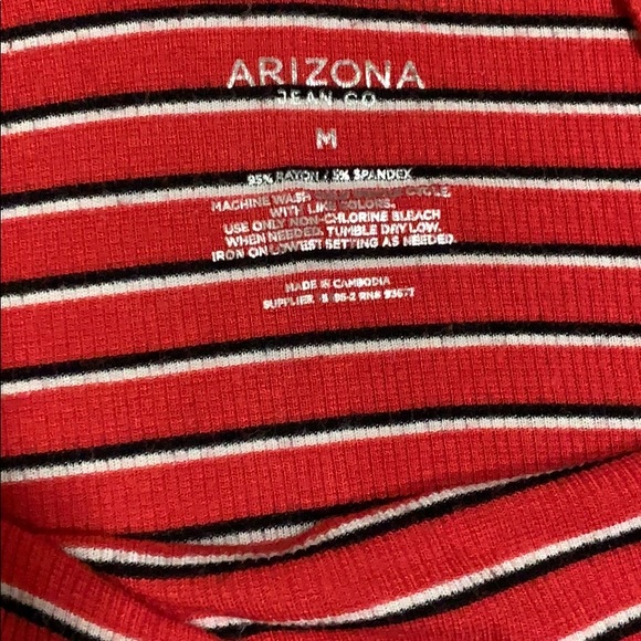 Super Cute Striped Crop Top - Picture 3 of 3